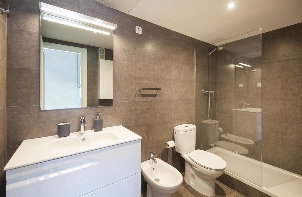 Barcelona Penthouse Private Terrace Sustainable Stay Keyless Access Bagian luar foto