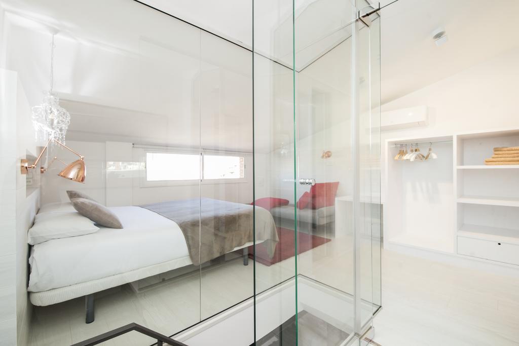 Barcelona Penthouse Private Terrace Sustainable Stay Keyless Access Bagian luar foto