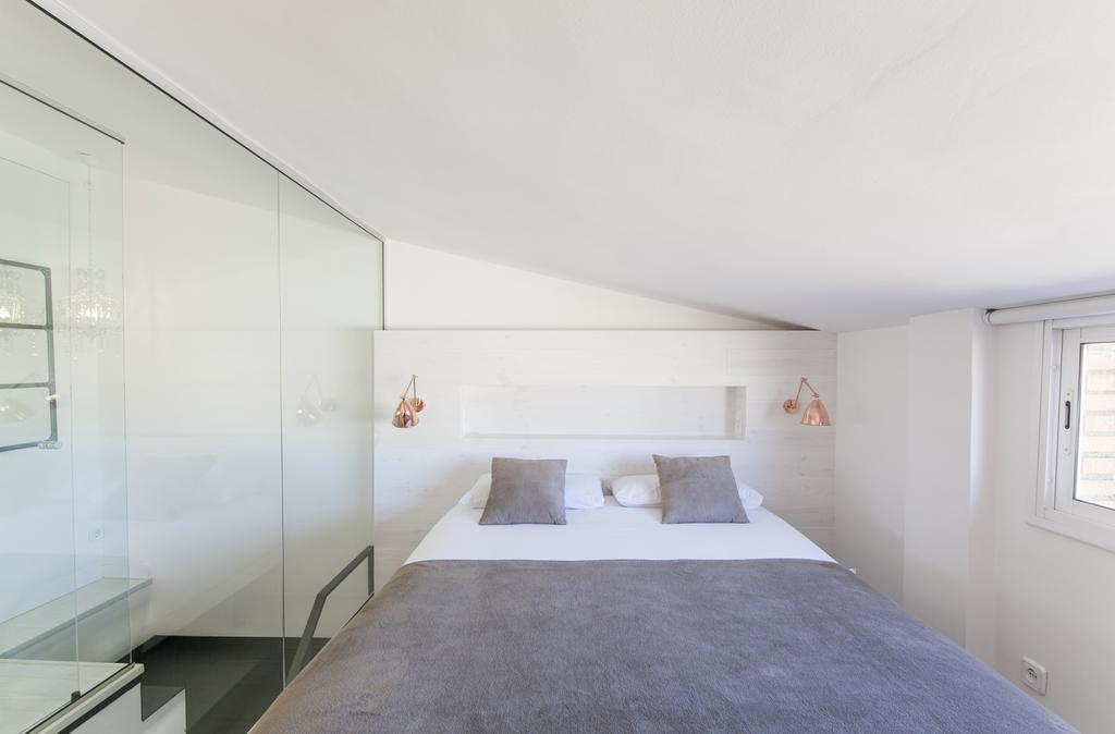 Barcelona Penthouse Private Terrace Sustainable Stay Keyless Access Bagian luar foto