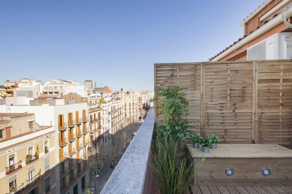 Barcelona Penthouse Private Terrace Sustainable Stay Keyless Access Bagian luar foto