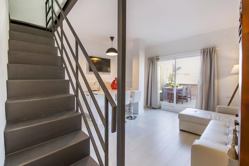 Barcelona Penthouse Private Terrace Sustainable Stay Keyless Access Bagian luar foto